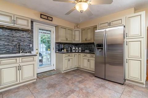 309 Albert St, Fall River, MA 02721 photo 10