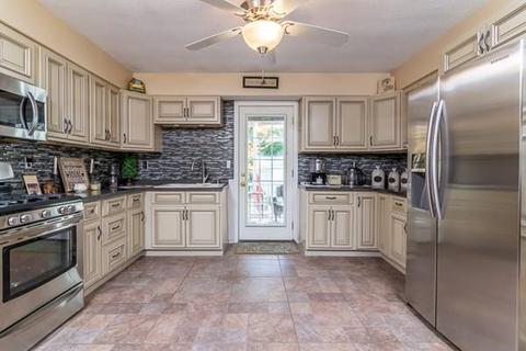 309 Albert St, Fall River, MA 02721 photo 9