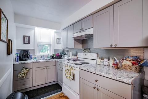 96 Kenyon St, Springfield, MA 01109 photo 11
