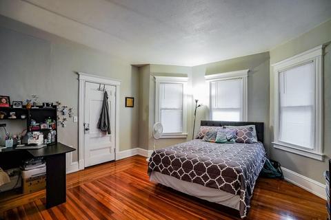 96 Kenyon St, Springfield, MA 01109 photo 5