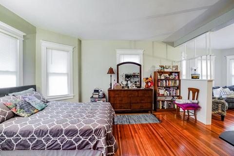 96 Kenyon St, Springfield, MA 01109 photo 3