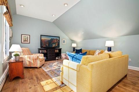 304 Franklin St, Reading, MA 01867 photo 32