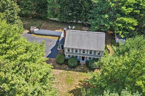 324 Center St, Hanover, MA 02339 photo 2