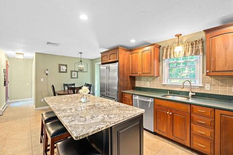 324 Center St, Hanover, MA 02339 photo 5