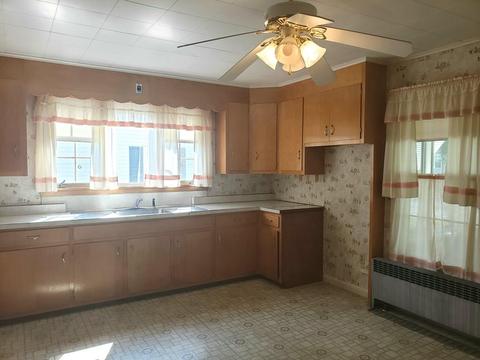 9 Prospect St, Easthampton, MA 01027 photo 4