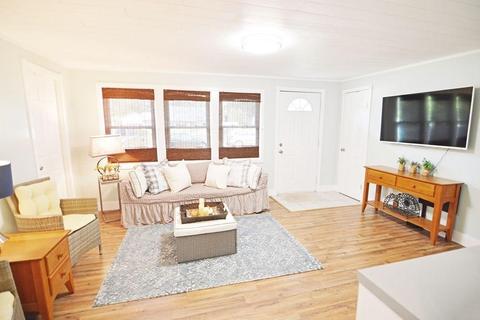 111 Groton St, Springfield, MA 01129 photo 4