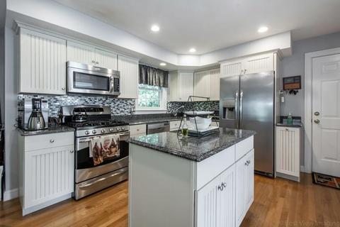 18 Elmview Pl, Dedham, MA 02026 photo 4