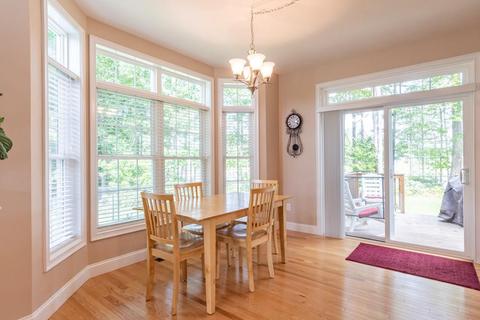 8 Crown Ct, Epping, NH 03042 photo 7