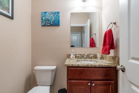8 Crown Ct, Epping, NH 03042 photo 12