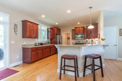8 Crown Ct, Epping, NH 03042 photo 8