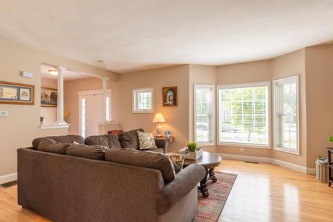8 Crown Ct, Epping, NH 03042 photo 6