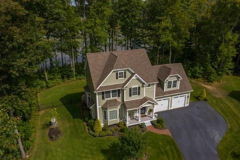 8 Crown Ct, Epping, NH 03042 photo 2