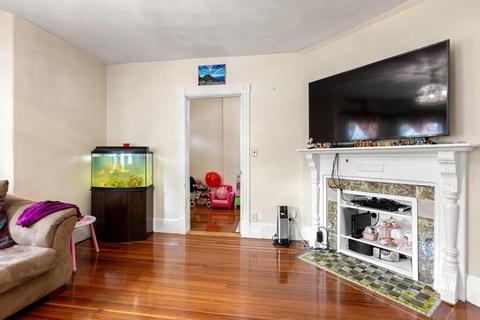 17 Vernal St, Everett, MA 02149 photo 6