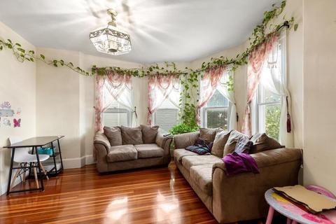 17 Vernal St, Everett, MA 02149 photo 5