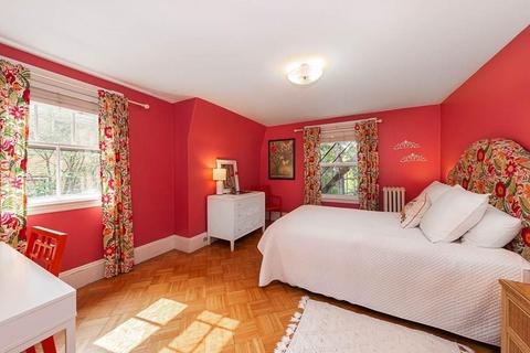 18 Thorndike St, Brookline, MA 02446 photo 26
