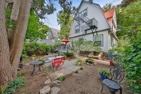 18 Thorndike St, Brookline, MA 02446 photo 3