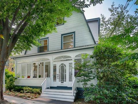 18 Thorndike St, Brookline, MA 02446 photo 2