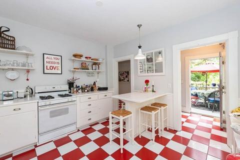 18 Thorndike St, Brookline, MA 02446 photo 19