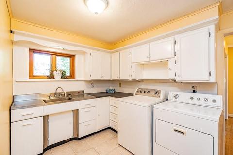 2030 Allen St, Springfield, MA 01118 photo 17