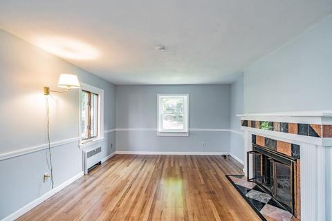 2030 Allen St, Springfield, MA 01118 photo 9