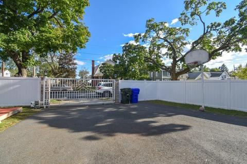 92 Corona St, Springfield, MA 01104 photo 21