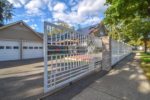 92 Corona St, Springfield, MA 01104 photo 29