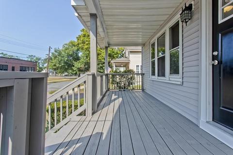 19 Judson St, Springfield, MA 01104 photo 2