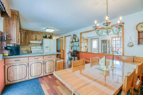 1122 Granby Rd, Chicopee, MA 01020 photo 11