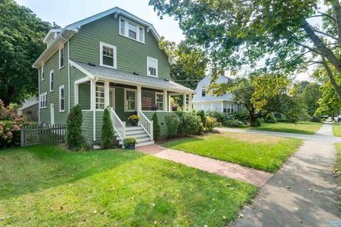 38 Bradford St, Needham, MA 02492 photo 3