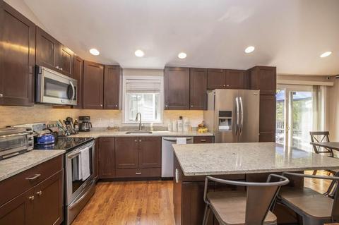 7 Darrell Dr, Randolph, MA 02368 photo 2