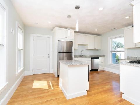28 Corey St, Everett, MA 02149 photo 4
