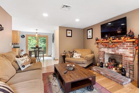 335 Maple St, Franklin, MA 02038 photo 14