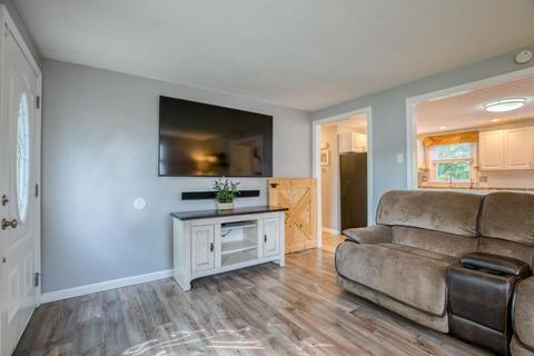 136 Webber St, Springfield, MA 01108 photo 11