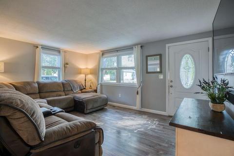 136 Webber St, Springfield, MA 01108 photo 8