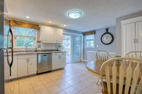 136 Webber St, Springfield, MA 01108 photo 5