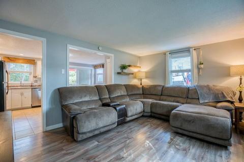 136 Webber St, Springfield, MA 01108 photo 9