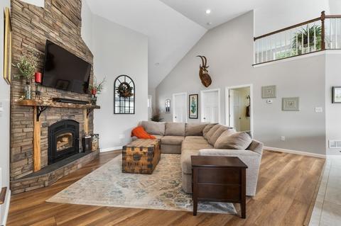 28 Black Point Rd, Webster, MA 01570 photo 5