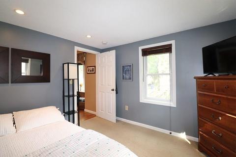 46 Brighton St, Springfield, MA 01118 photo 11