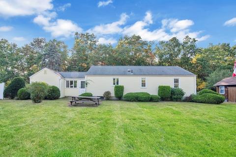 123 Clearbrook Dr, Springfield, MA 01118 photo 2