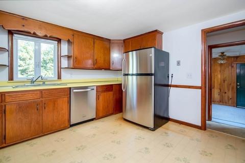 123 Clearbrook Dr, Springfield, MA 01118 photo 9