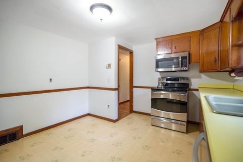 123 Clearbrook Dr, Springfield, MA 01118 photo 8