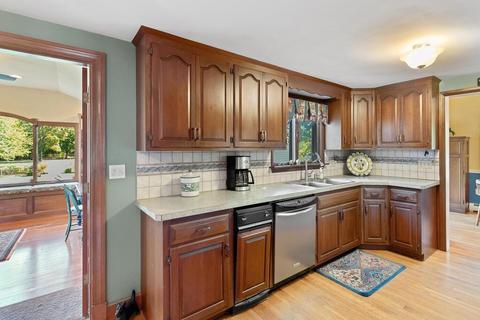 5 Mead St, Danvers, MA 01923 photo 8