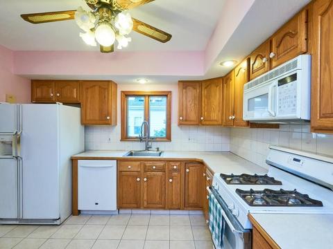 14 Berwick Ct, Everett, MA 02149 photo 6