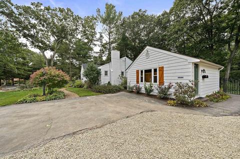 339 Gardner St, Hingham, MA 02043 photo 3