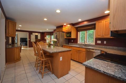 29 Wildflower Dr, Sutton, MA 01590 photo 3