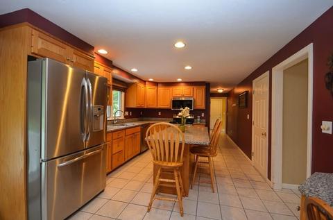 29 Wildflower Dr, Sutton, MA 01590 photo 4