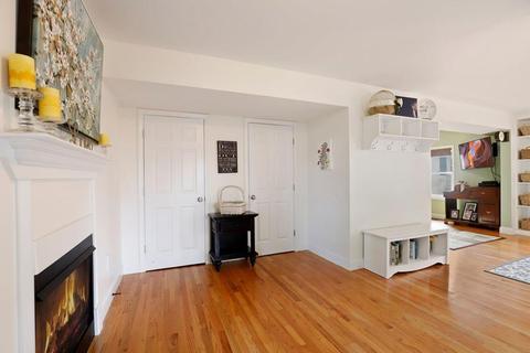 4 Crane St, Danvers, MA 01923 photo 8