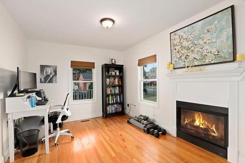4 Crane St, Danvers, MA 01923 photo 9