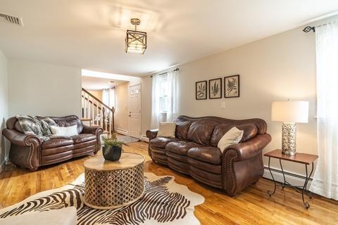 358 Ash St, Reading, MA 01867 photo 2