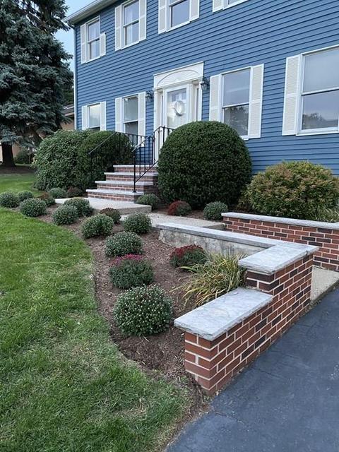 4 Thomas Cir, Stoneham, MA 02180 photo 2
